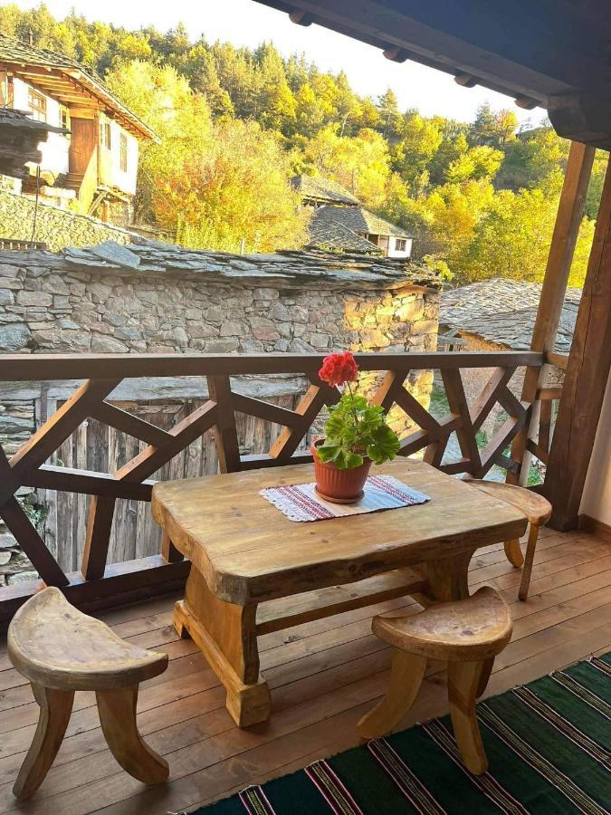 Къща За Гости Близнаците Leshten Exterior foto